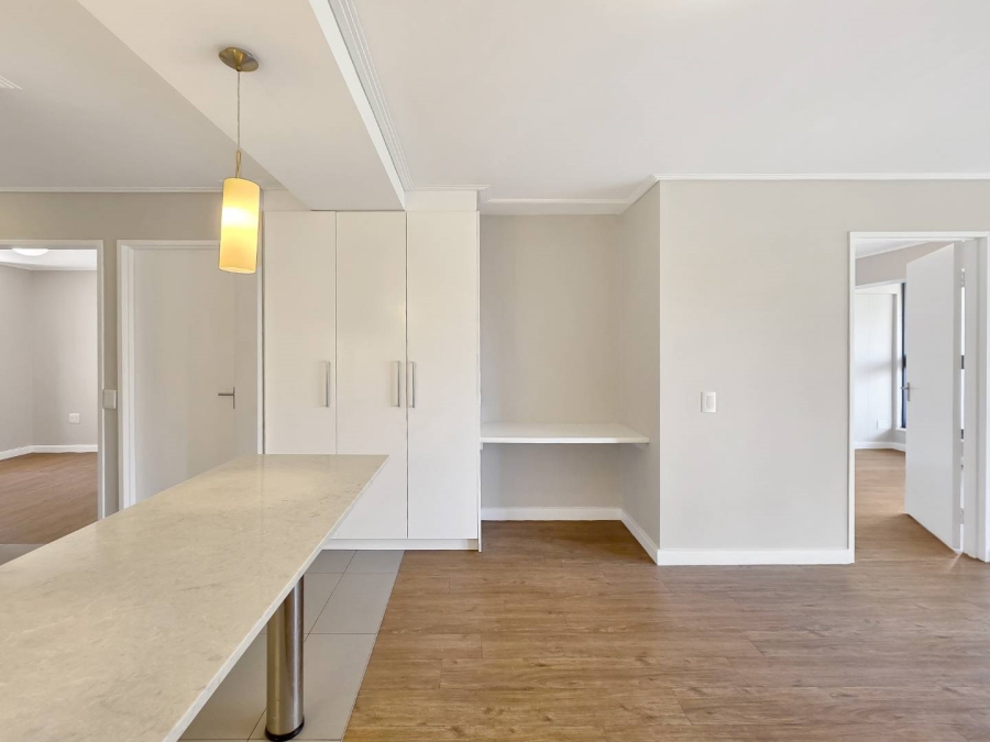 To Let 2 Bedroom Property for Rent in Vredehoek Western Cape